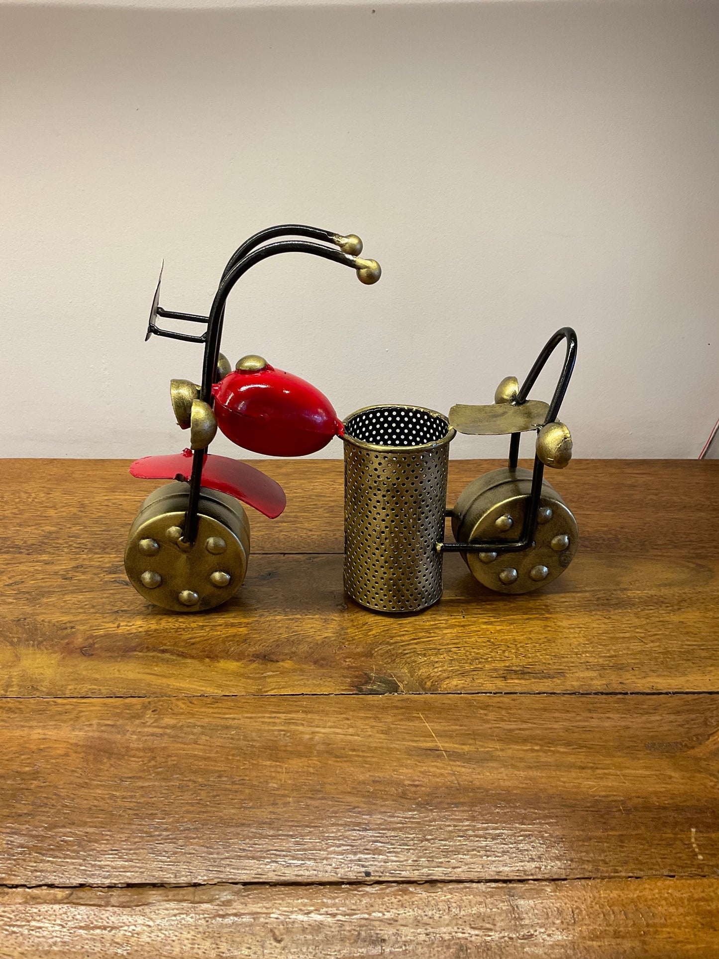 Bullet Pen Stand Handcrafted Steel Table Decor Sculpture